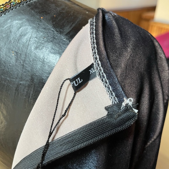 Elegant Velvet Ombre Dress - Picture 7 of 10